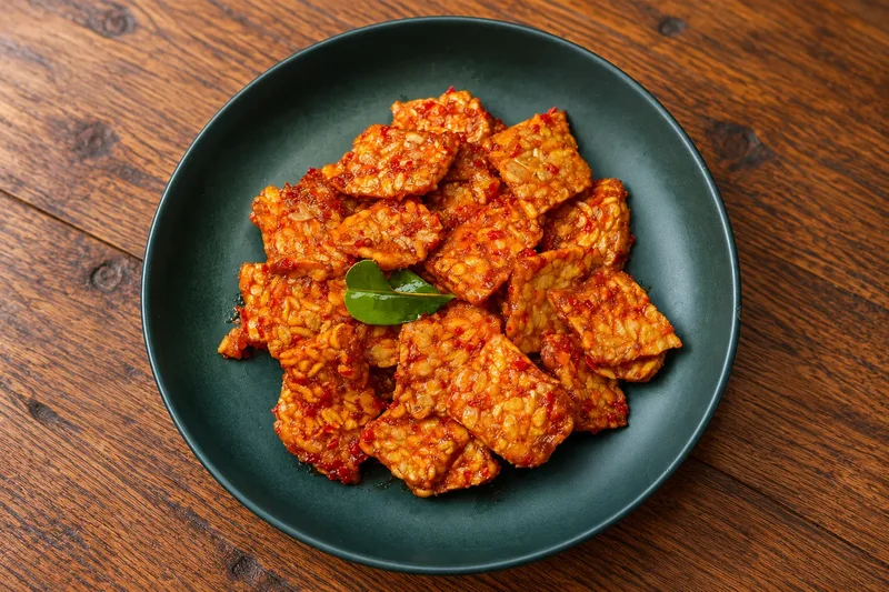 Tempe Barak with crispy tempeh, red spices and kaffir lime leaves